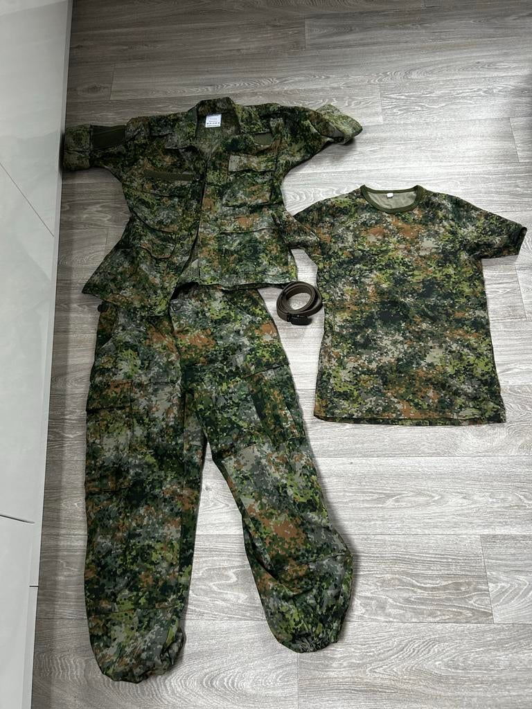 Luchtmacht Camouflage werkpak compleet size S, Verzamelen, Ophalen, Landmacht, Nederland, Kleding of Schoenen