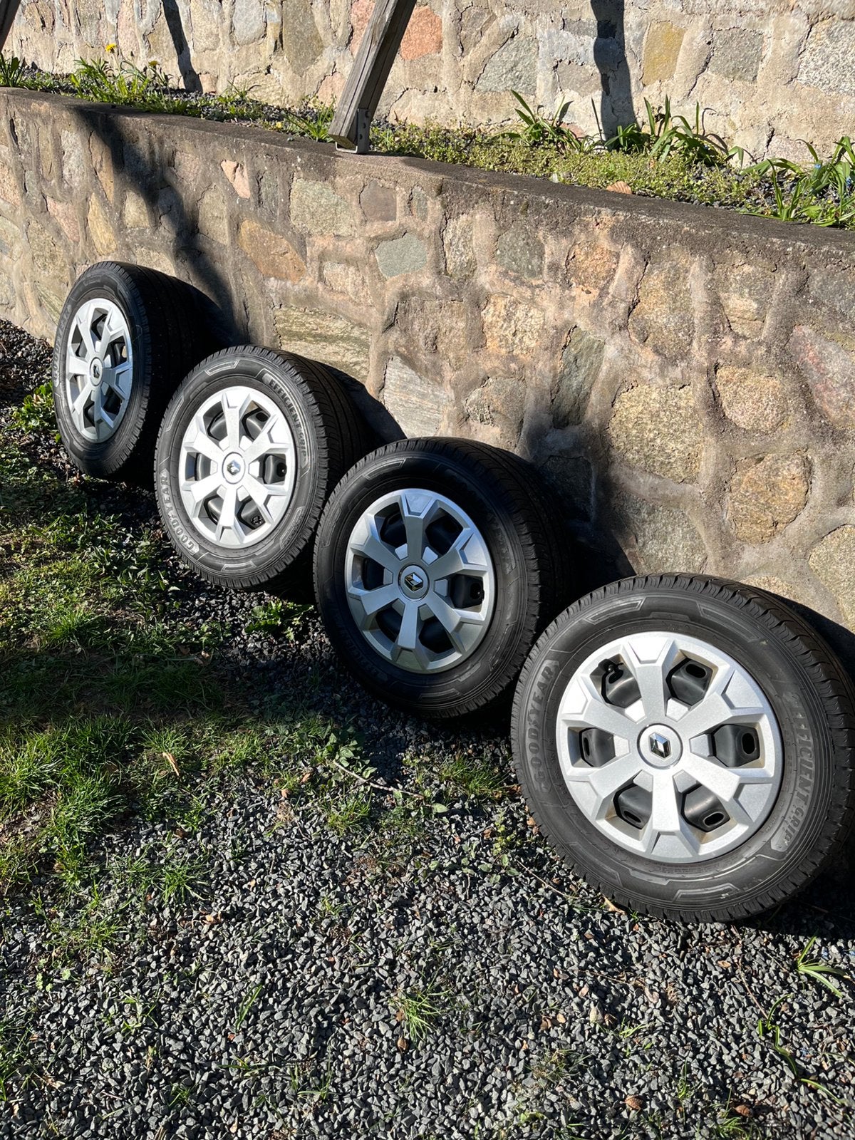 Originele Renault Trafic velgen plus zgan banden, Auto-onderdelen, Banden en Velgen, Ophalen, Banden en Velgen, Nieuw, 17 inch