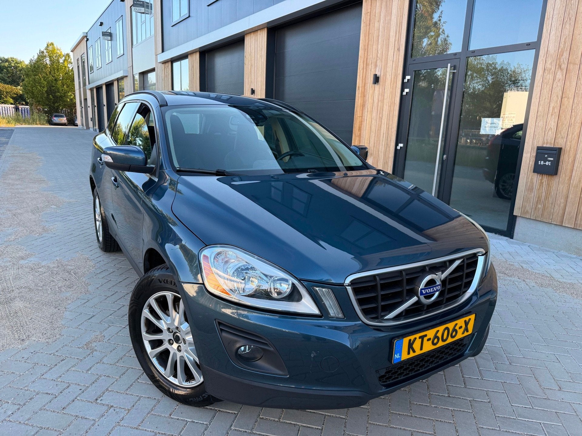Volvo XC60 2.4D AWD 4X4 (bj 2009) AUTOMAAT|CAMERA|NAVI|CLIMA, Auto's, Volvo, Automaat, 1716 kg, Stof, Gebruikt