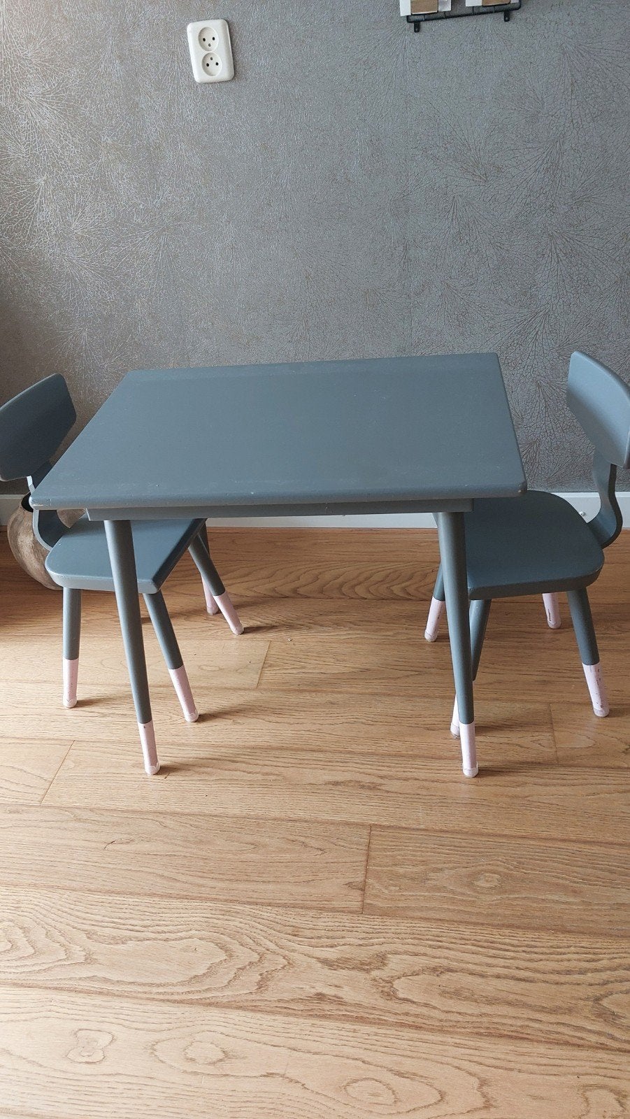 Kinder tafel en stoelen set - Grijs met roze poten, Ophalen of Verzenden