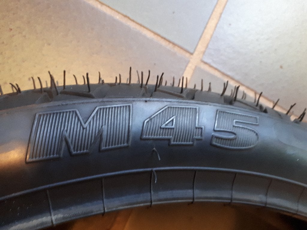 Buitenband Michelin M45 2.50-17 nieuw NOS (voor of achter), Motoren, Ophalen of Verzenden, Nieuw