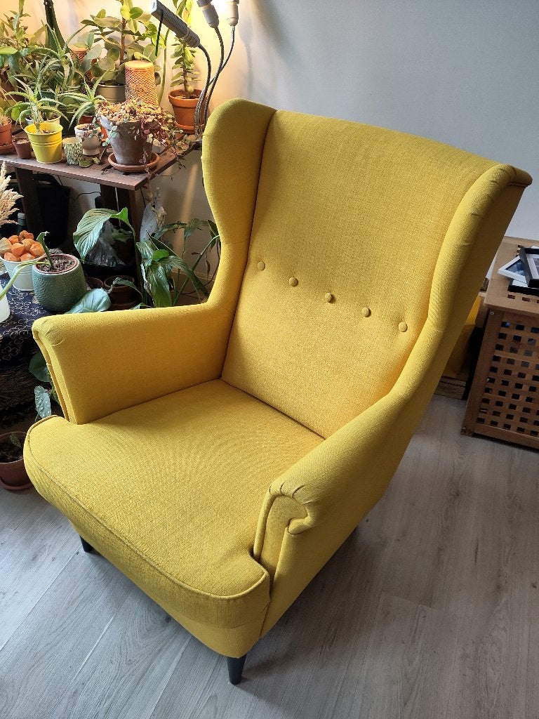 IKEA STRANDMON Oorfauteuil, geel, Huis en Inrichting, Fauteuils, Ophalen, 75 tot 100 cm, Zo goed als nieuw, Minder dan 50 cm