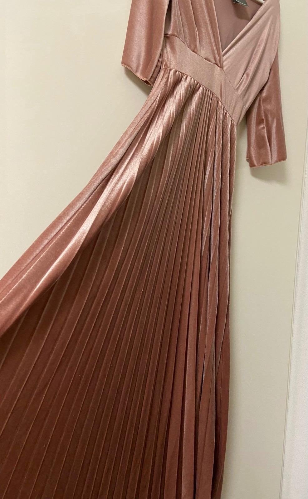 Roze fluwelen jurk met plooien ( nieuw), Ophalen of Verzenden, Nieuw