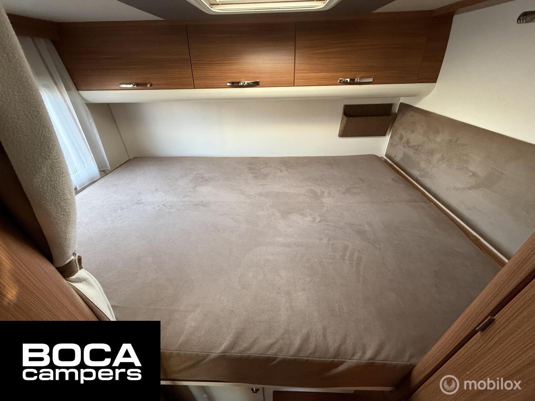 Adria MATRIX M 680SP 6 Persoons Dak Airco Zonnepaneel 131PK, Achteruitrijcamera, 7 tot 8 meter, Bedrijf, Omvormer