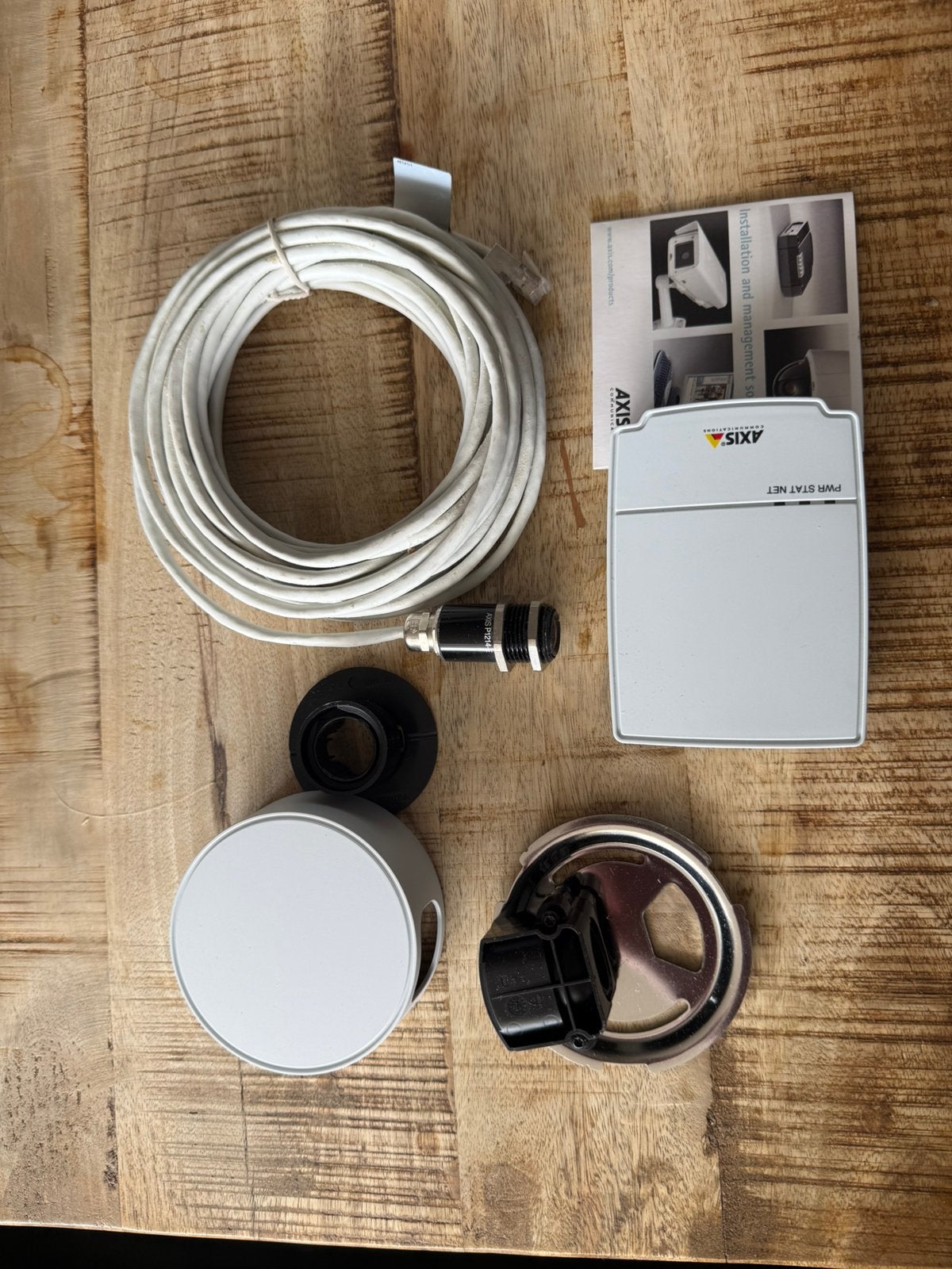 2x AXIS P1214-E Network camera plus toebehoren.(nieuw), Ophalen of Verzenden, Zo goed als nieuw