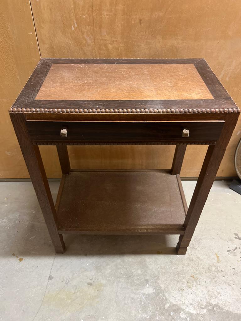 Antieke bijzettafel met lade en onderblad, Ophalen