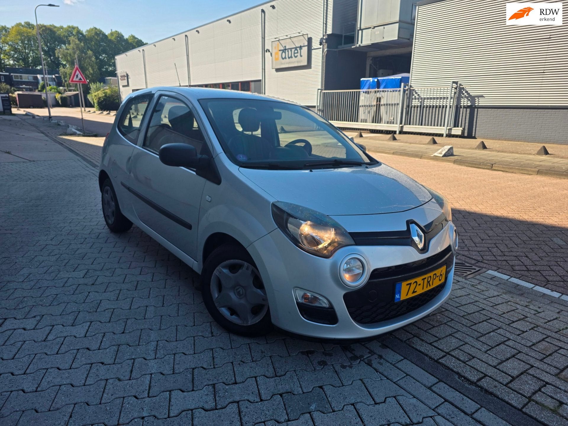 Renault Twingo 1.2 16V Authentique - RIJDT EN SCHAKELT GOED, Auto's, Voorwielaandrijving, Gebruikt, 4 cilinders, 4 stoelen
