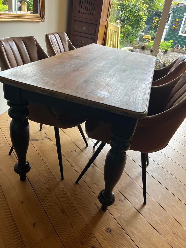 ‘barok’ achtige tafel met zwarte bolvormige poten, Ophalen of Verzenden