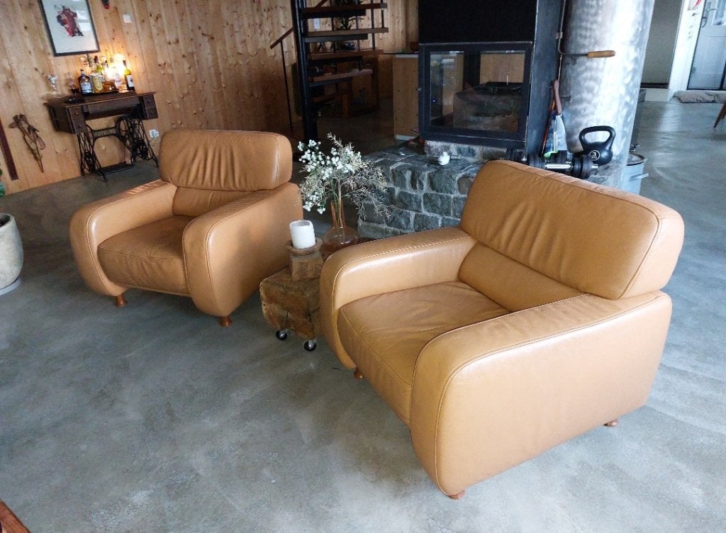 2x grote leren camelkleurige fauteuils, € 50,= p/st, Huis en Inrichting, Ophalen, Gebruikt, 75 tot 100 cm, Leer