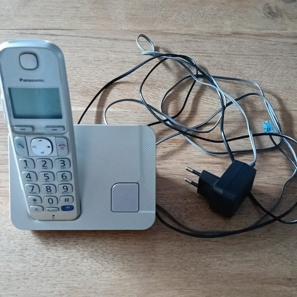 Panasonic Telefoon fijn toestel met grote toetsen, Telecommunicatie, Ophalen of Verzenden, Zo goed als nieuw, 1 handset, Stralingsarm