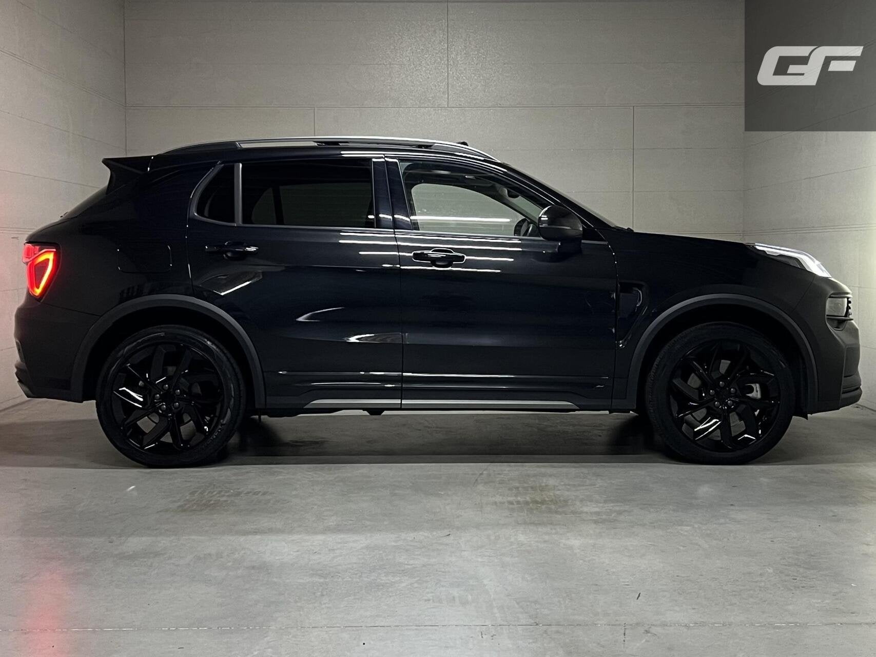 Lynk & Co 01 1.5 Plug-in Black Edition Sfeerver. CarPlay 360, Stof, Zwart, Plug-in hybride, Bedrijf