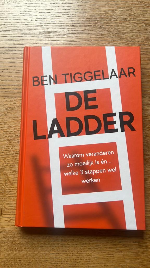 Ben Tiggelaar - De Ladder, Sociale wetenschap, Ophalen of Verzenden, Zo goed als nieuw, Ben Tiggelaar
