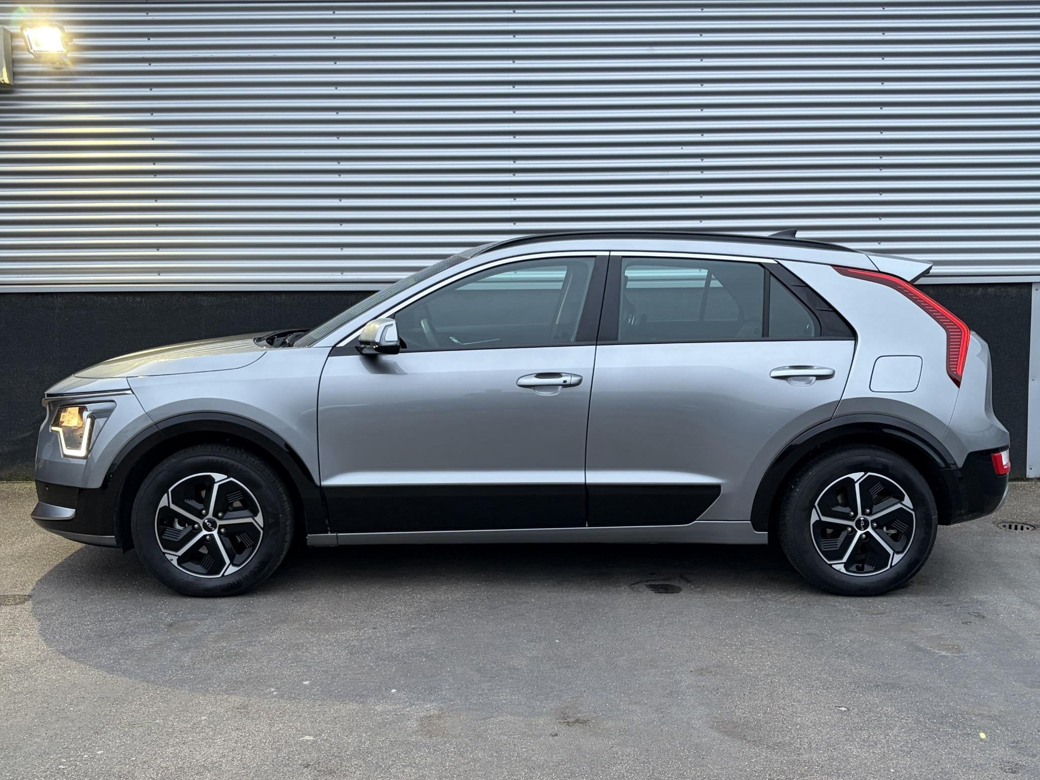 Kia Niro 1.6 GDi Hybrid DynamicLine 1e eign NL-auto, Navigat, Auto's, Kia, 1374 kg, Gebruikt, Euro 6, 129 pk