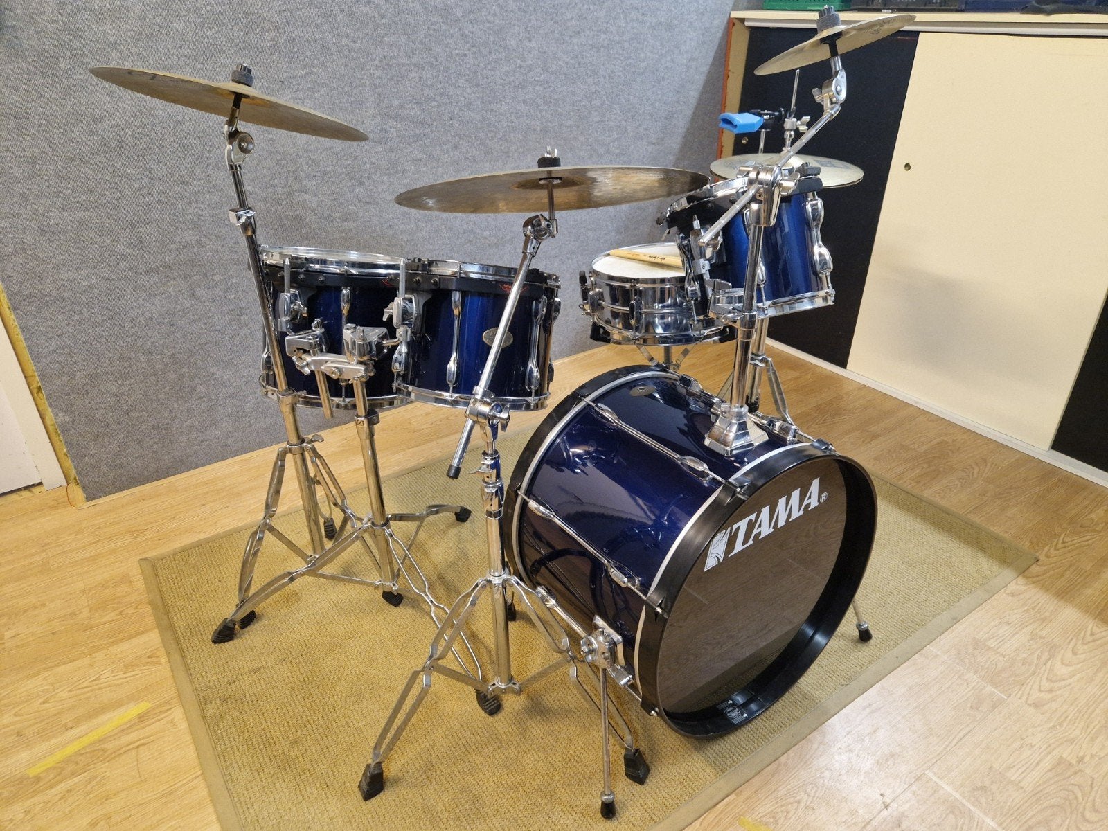 Tama Rockstar drumstel met hoezen en Stagg bekkenset, Muziek en Instrumenten, Drumstellen en Slagwerk, Ophalen, Gebruikt, Tama
