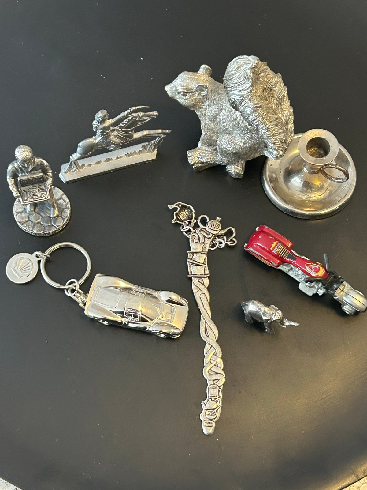 Verzameling van diverse metalen beeldjes en sleutelhanger, Verzamelen, Overige Verzamelen, Ophalen of Verzenden, Gebruikt