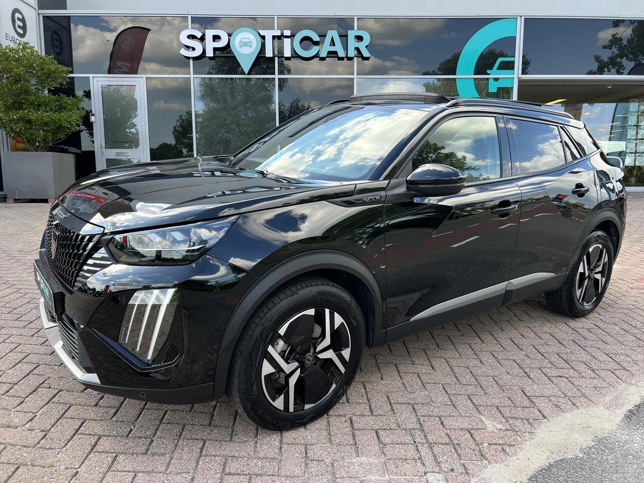 Peugeot 2008 1.2 Hybrid 136 GT Automaat | Panoramadak, Auto's, Automaat, 145 pk, Gebruikt, 1199 cc