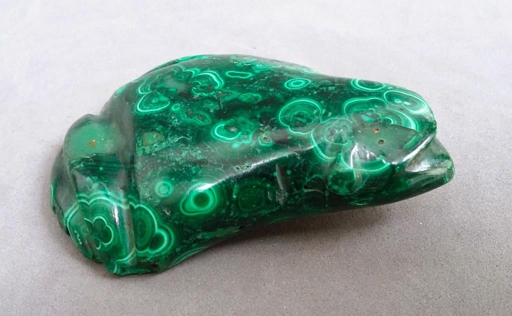 Abstracte gepolijste Malachiet Kopererts KIKKER Congo Afrika, Ophalen of Verzenden, Mineraal