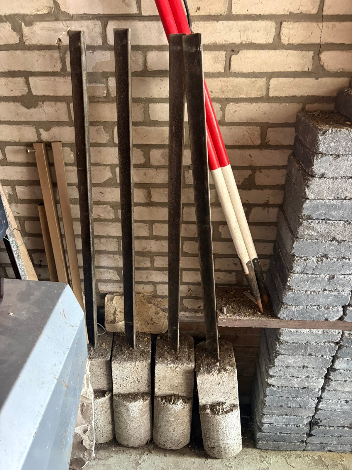 Afrastering palen gaas palen betonen voet gaas doek tuin., Tuin en Terras, Palen, Balken en Planken, Ophalen, Gebruikt, Minder dan 180 cm