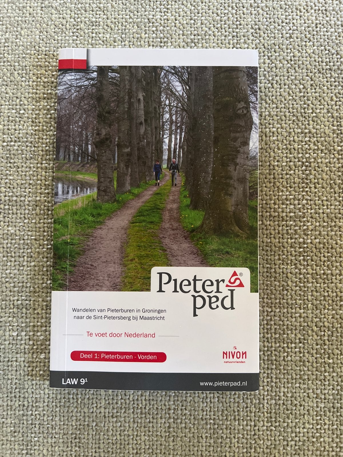 Pieterpad Deel 1: Pieterburen - Vorden (LAW 9-1), Fiets- of Wandelgids, Ophalen of Verzenden, Benelux, Gelezen