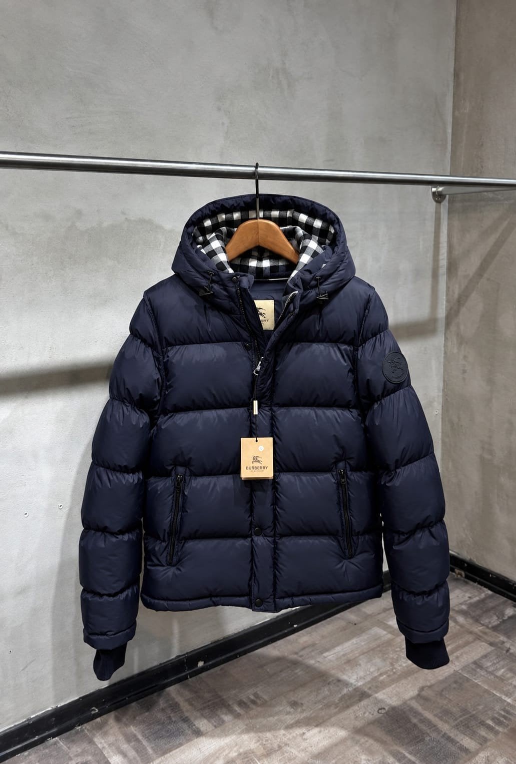 Burberry Puffer Jacket - Donkerblauw met capuchon, Nieuw, Ophalen of Verzenden, Burberry, Maat 48/50 (M)
