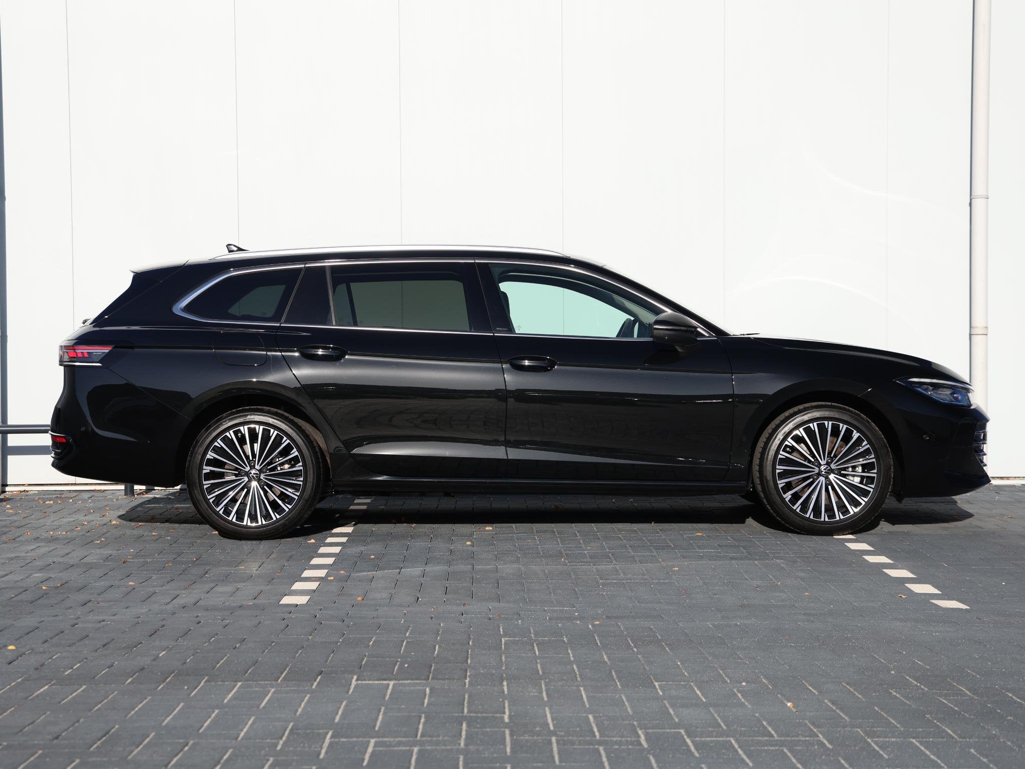 Volkswagen Passat Variant 1.5 eHybrid 272 pk Elegance | Trek, Auto's, Euro 6, 4 cilinders, 2000 kg, 150 min