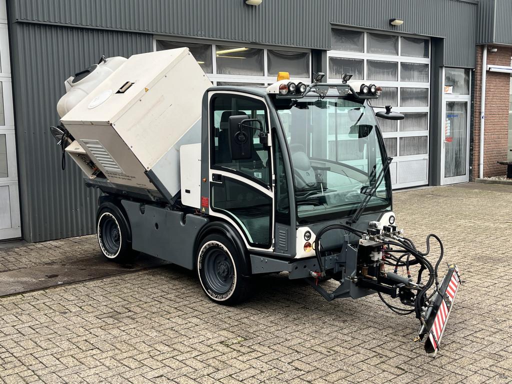 Boschung P4T Werktuigdrager 4x4 Stratenreinigingmachine Hoge, Dani Autobedrijven B.V., Verkoop@daniautomobielen.nl, Ootmarsumseweg 110
7665SE  ALBERGEN, NL