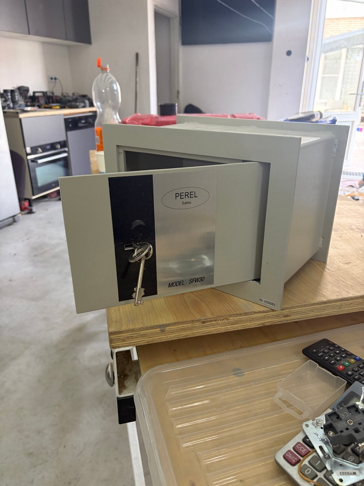 Nieuwe Inbouw Kluis - Perel Safes Model SPW30, Ophalen, Nieuw, Brandkast