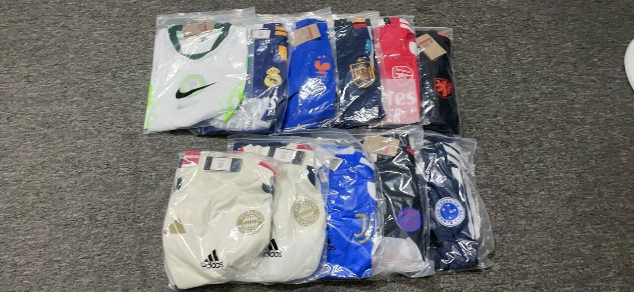 Short sleeve voetbalsetjes Real Madrid, Barça en veel meer!, Ophalen of Verzenden, Nieuw, Trainingspak