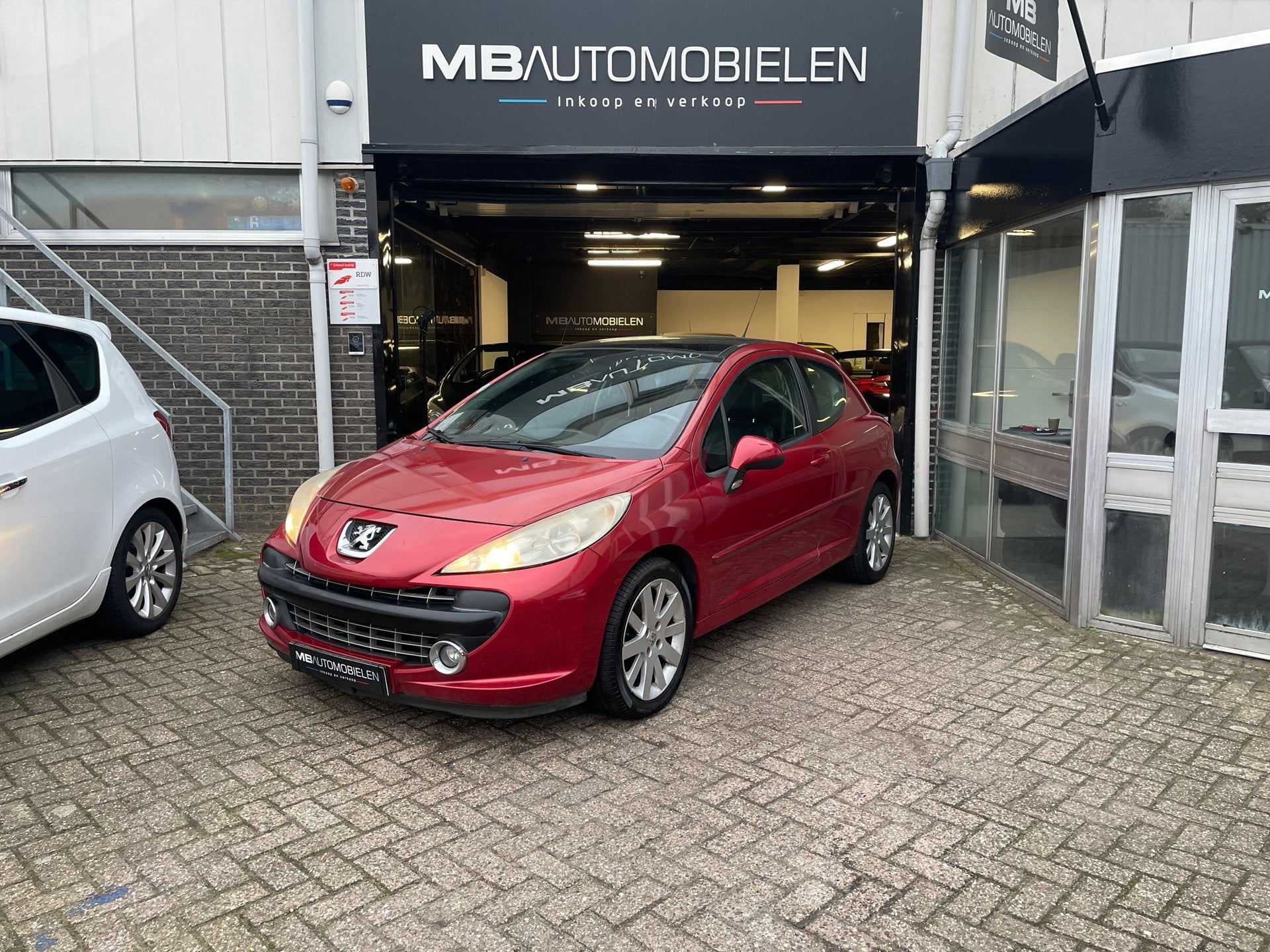 Peugeot 207 1.6-16V T Féline/Leder/lanoramadak/Sportfilter/, Auto's, Voorwielaandrijving, Gebruikt, 4 cilinders, 150 pk