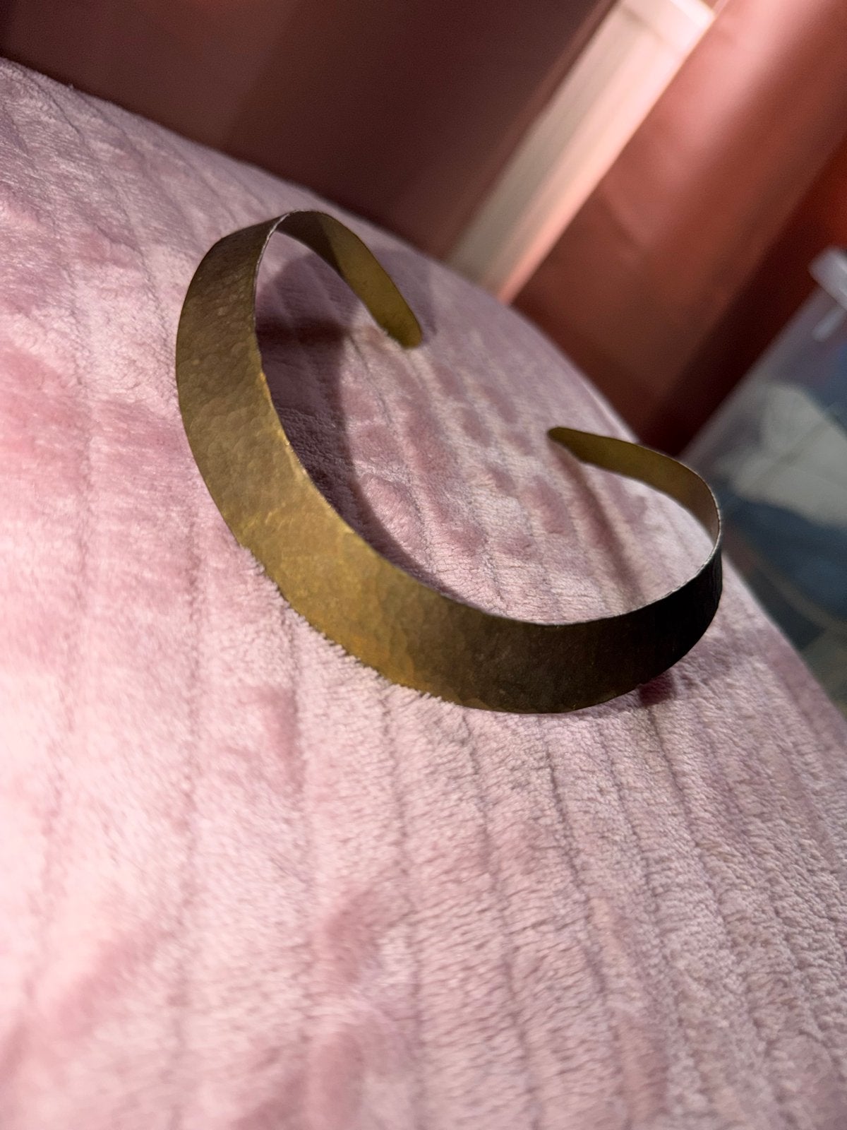 Gouden armband - Vintage look koper geslagen, Ophalen of Verzenden, Gebruikt, Goud, Overige materialen