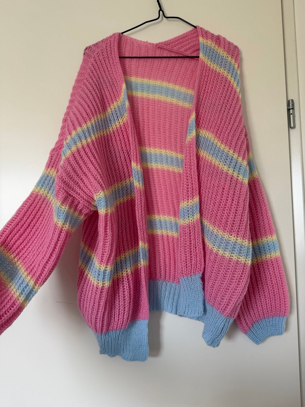 Kleurrijk gestreept dames vest - Roze, blauw, geel, Kleding | Dames, Truien en Vesten, Ophalen of Verzenden, Zo goed als nieuw
