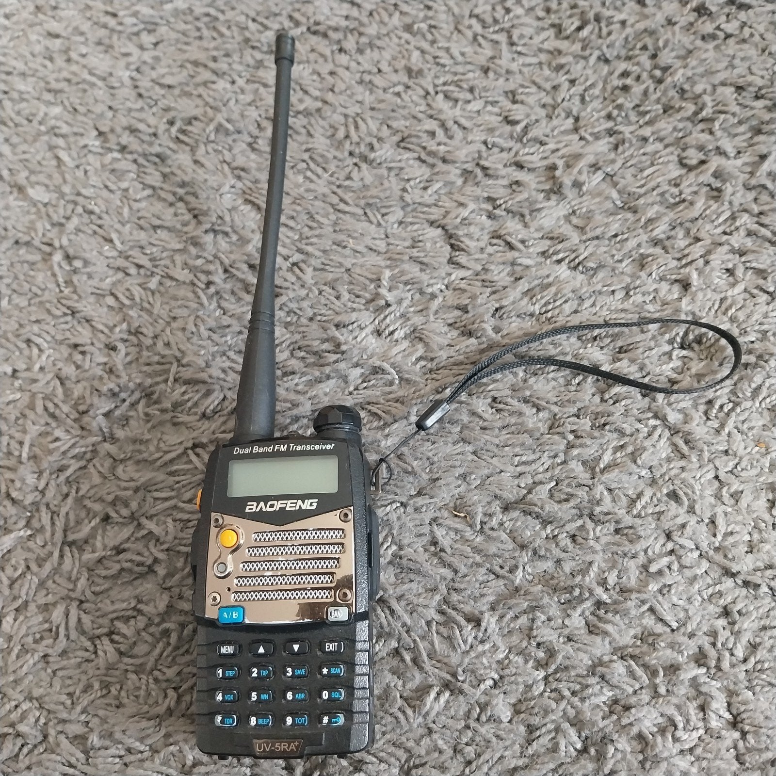 Baofeng UV-5RA Dual Band FM Transceiver Walkie Talkie, Gebruikt, Ophalen of Verzenden, Portofoon of Walkie-talkie, Met broekklem