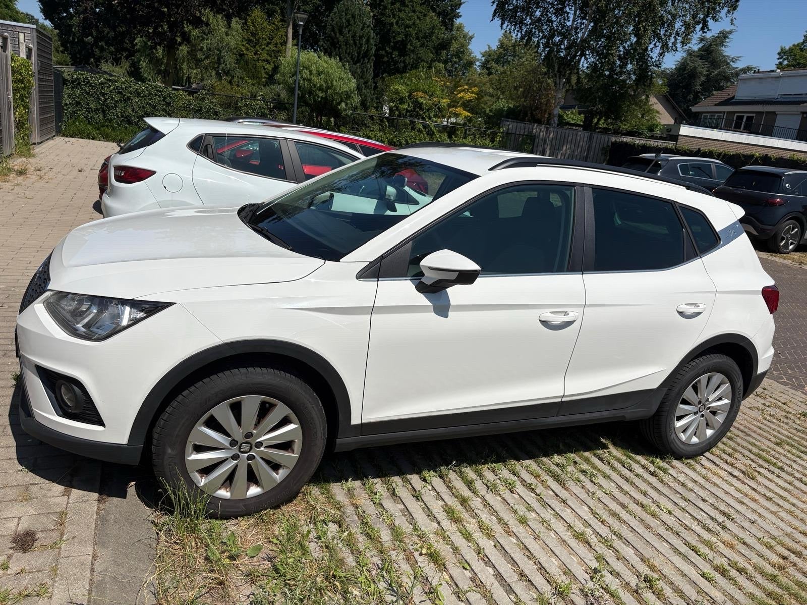 Seat Arona 1.0 TSI 95pk 2017 Wit, Auto's, Seat, Particulier, Arona, Benzine, B, SUV of Terreinwagen, Handgeschakeld, Geïmporteerd