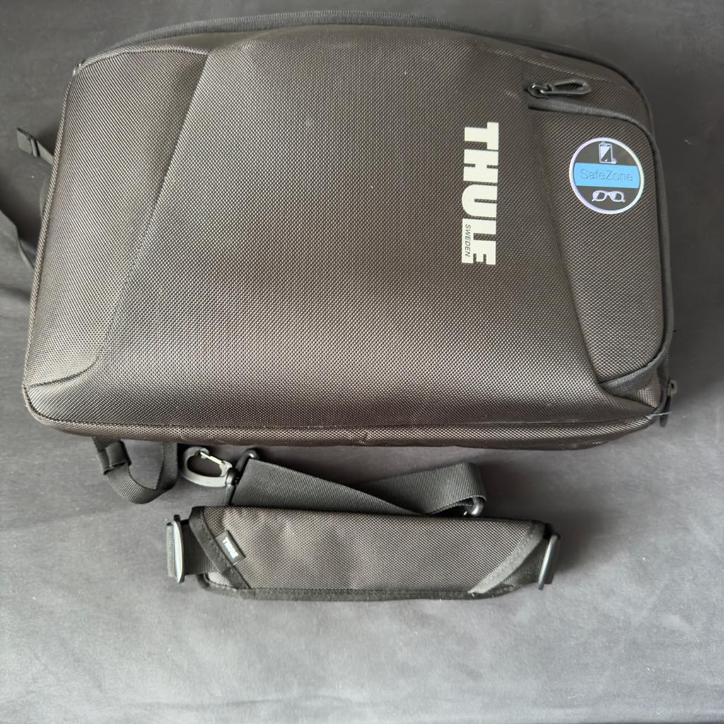 Thule laptop tas - stevige en duurzame laptoptas, Computers en Software, Laptoptassen, Ophalen of Verzenden