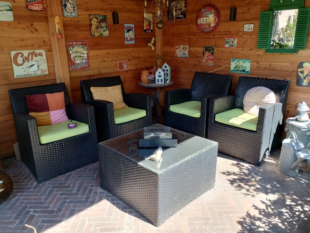 Tuinset incl kussens en tafel, Ophalen, 4 zitplaatsen, Gebruikt, Bijzettafel