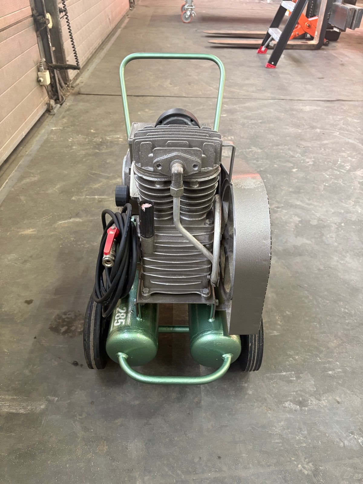 Creemers Compressor 285 10 bar werkdruk, Gebruikt, 6 tot 10 bar, Ophalen of Verzenden, 200 tot 400 liter/min