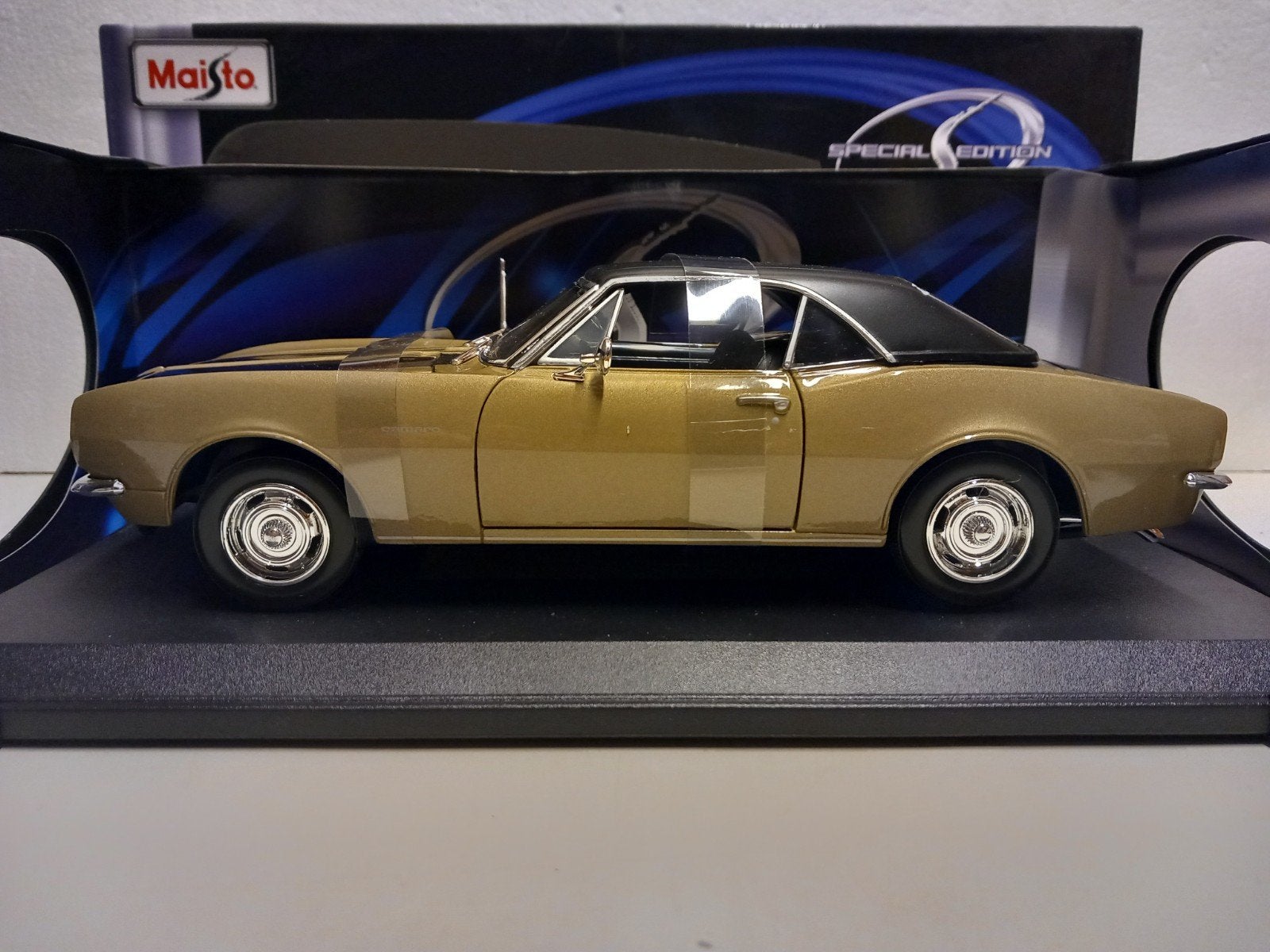Chevrolet Camaro Z-28 gold Maisto metal 1:18 KRD, Hobby en Vrije tijd, Ophalen of Verzenden, Zo goed als nieuw, Auto, Maisto