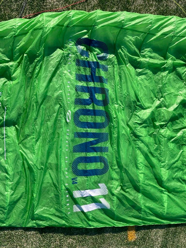 Ozone Chrono V4 11m foil kite, Watersport en Boten, Kitesurfen, Geen board, Zo goed als nieuw, Kite, 11 m²