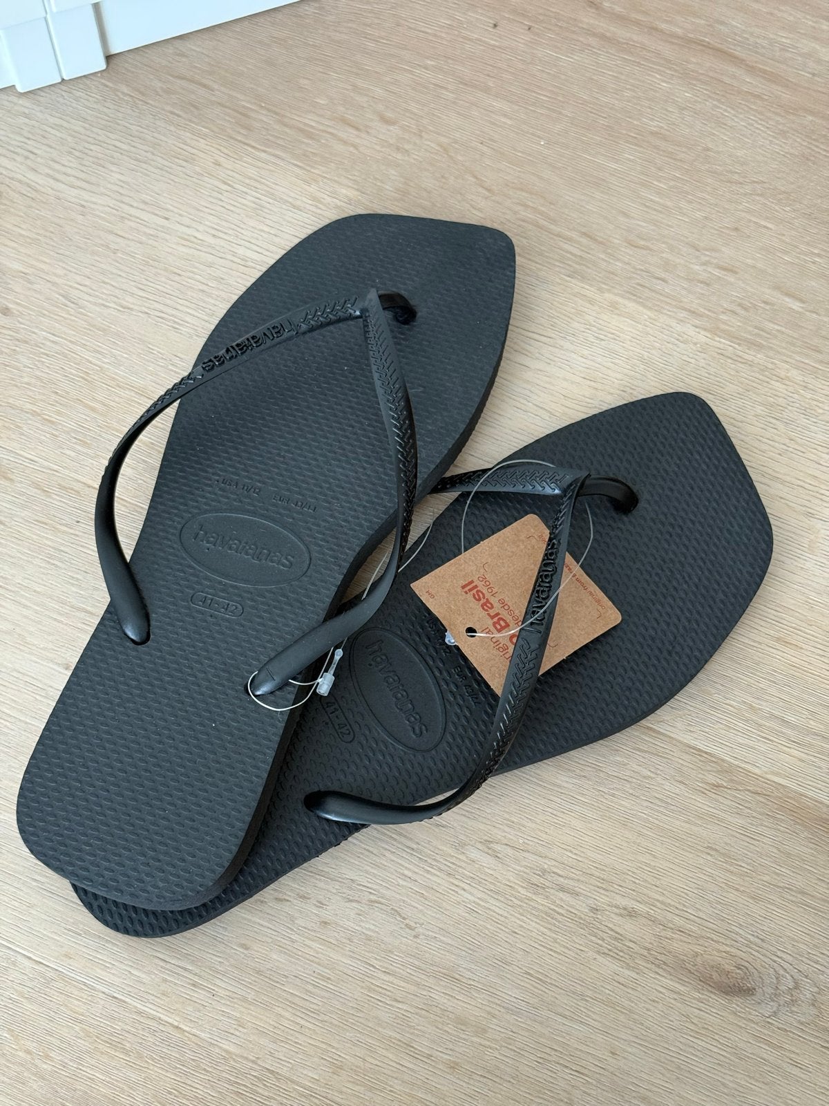 Nieuwe Havaianas slippers - Zwart, Kleding | Dames, Schoenen, Ophalen of Verzenden, Nieuw, Zwart, Slippers