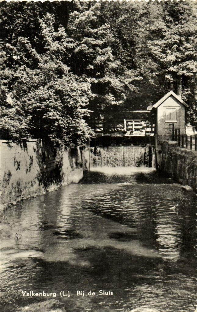 Valkenburg [L.] - Bij de Sluis - 1961 gelopen, Verzamelen, Ansichtkaarten | Nederland, Ophalen of Verzenden, 1960 tot 1980, Gelopen