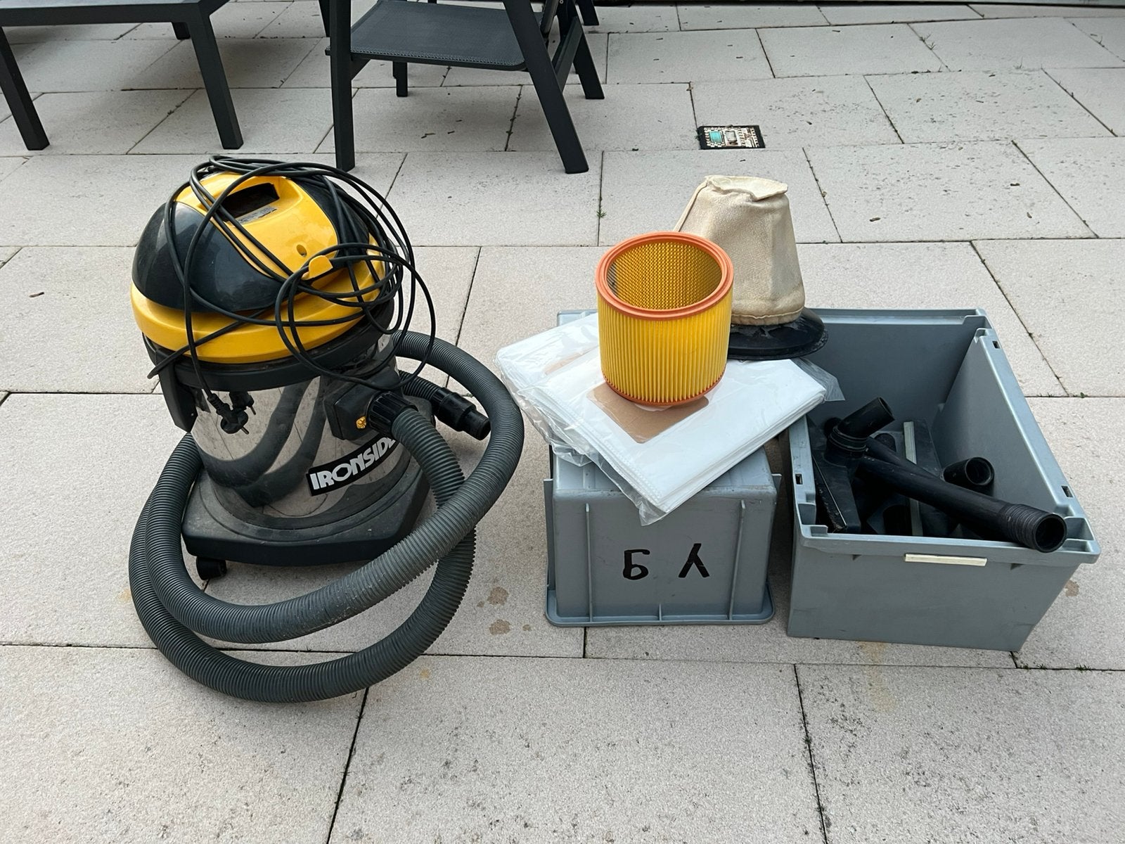 Stofzuiger alles zuiger vloeistof en stof met accessoires, Ophalen, Gebruikt, Stofzak, Industriële stofzuiger