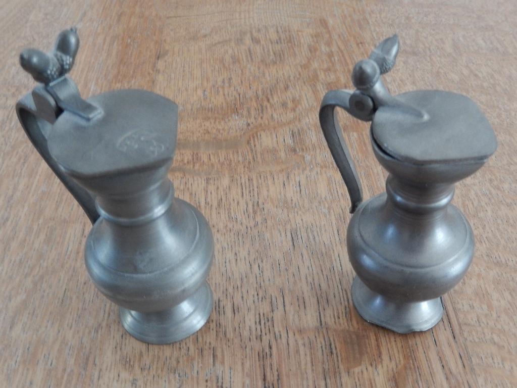 2 Tinnen eikeltjeskannen engeltjes tin, Antiek en Kunst, Ophalen of Verzenden