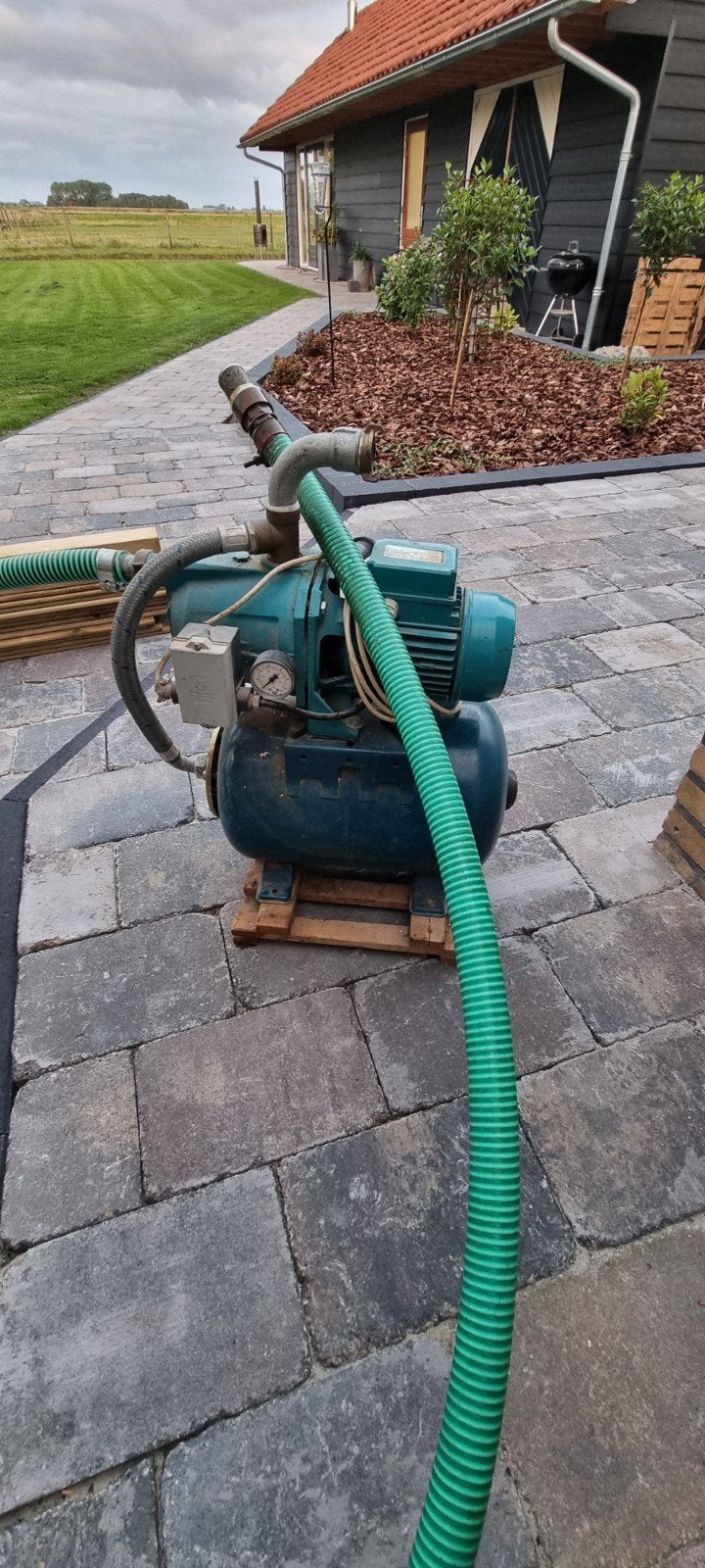 hydrofoor pomp inclusief aanzuigslang. waterpomp / tuinpomp, Ophalen, Gebruikt, Elektrisch, Hydrofoorpomp