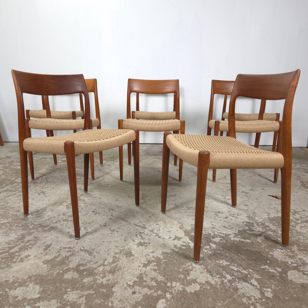 Niels Møller model 77 eetkamerstoel teak nieuw papercord, Ophalen, Bruin, Niels Otto Møller, Zo goed als nieuw