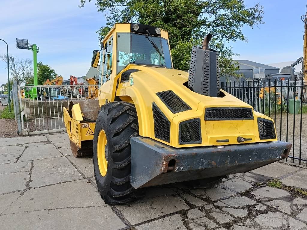 Bomag BW 213 D H-4 i roller wals compactor soil drum CE