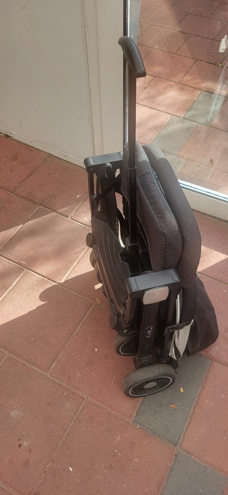 Compacte en opvouwbare kinderwagen - Ideaal voor reizen, Ophalen, Zo goed als nieuw, Overige merken, Verstelbare rugleuning