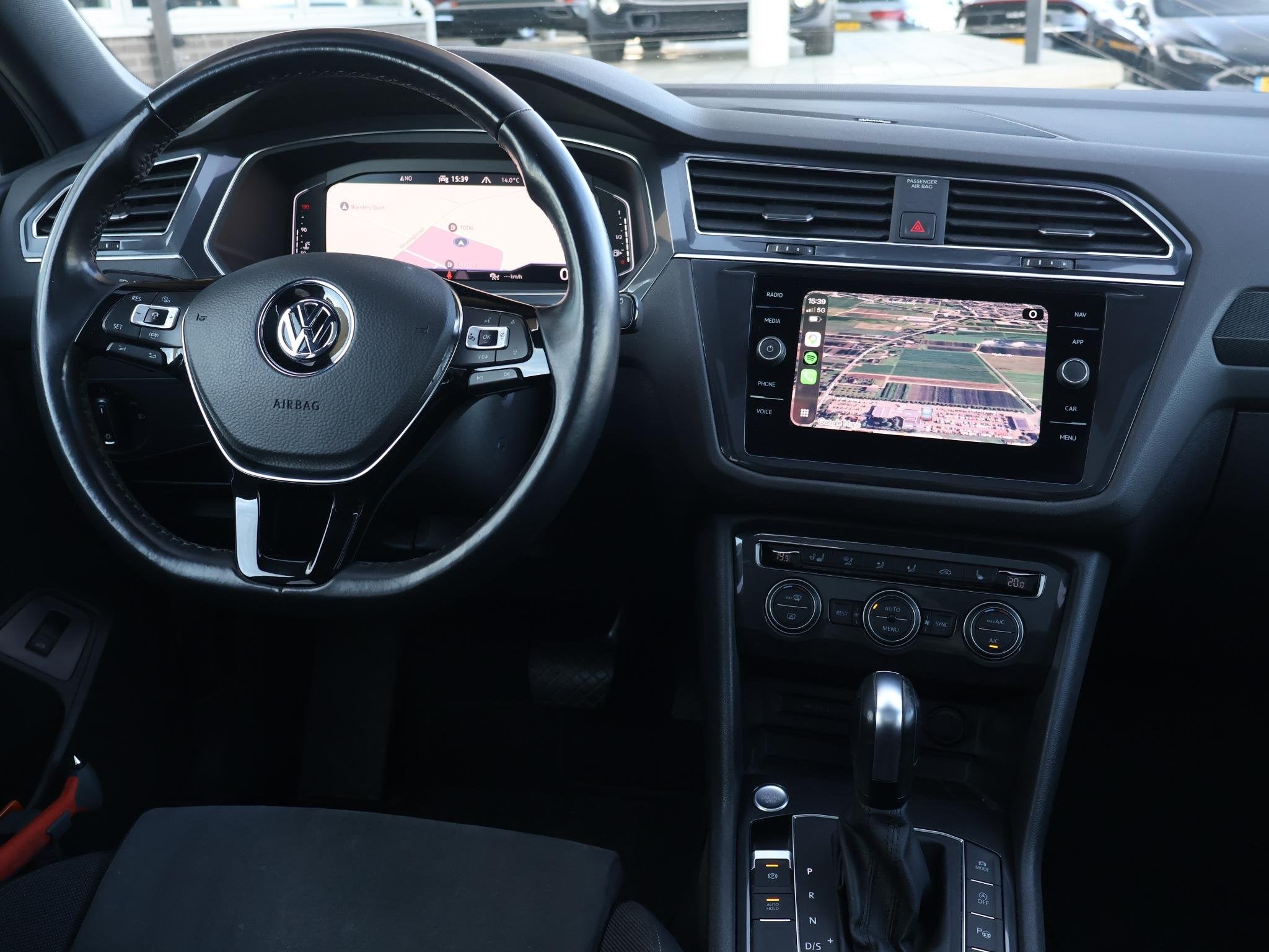 Volkswagen Tiguan Allspace 1.5 TSI DSG 7-PERS. R-LINE + PANO, 150 pk, 7 stoelen, Zwart, Origineel Nederlands