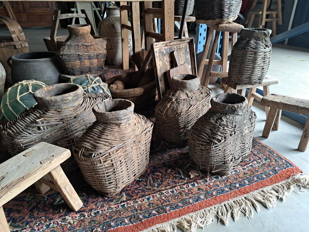 Oude leemmanden / leemvazen, Huis en Inrichting, Woonaccessoires | Schalen en Manden, Ophalen