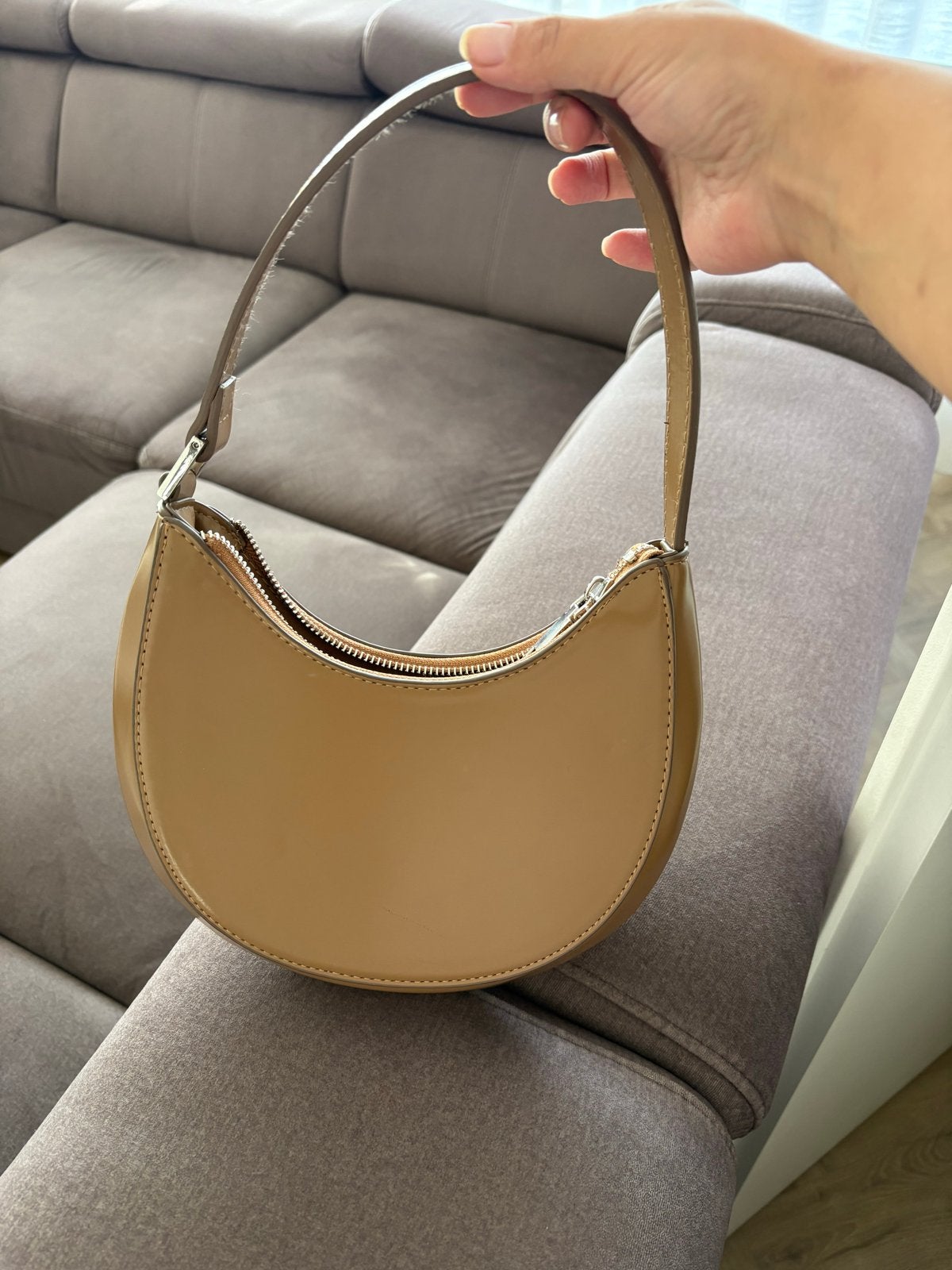 Mango Halvemaan Schoudertasje - Beige, Ophalen of Verzenden, Zo goed als nieuw, Beige, Schoudertasje
