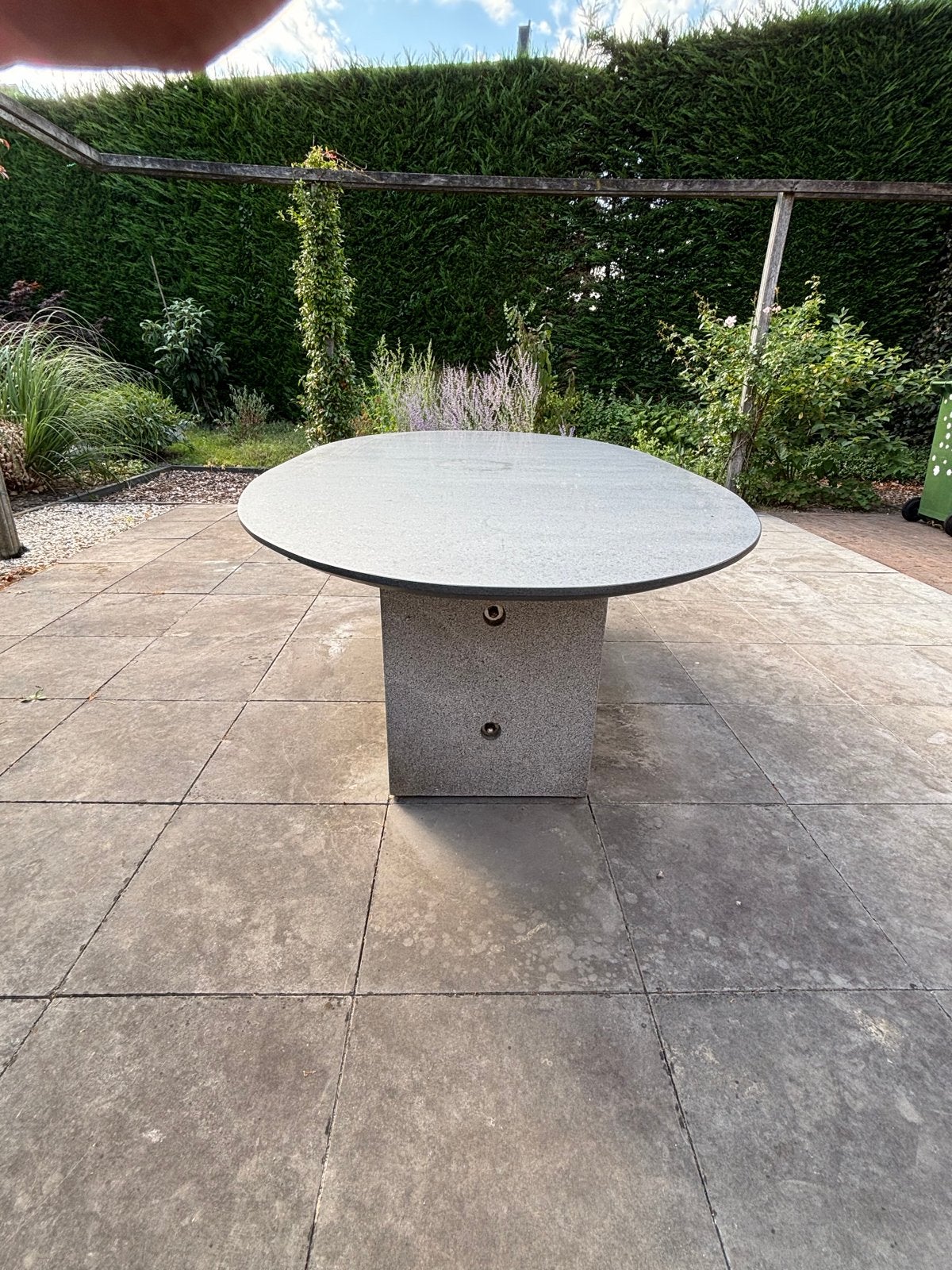 Ovale tuintafel van graniet - Robuust en stijlvol, Tuin en Terras, Tuintafels, Ophalen, Gebruikt, Ovaal, Overige materialen